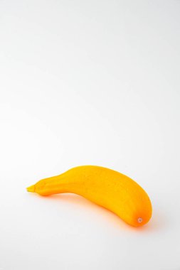 Sarı kabak beyaz üzerine ücretsiz metin alanı ile izole