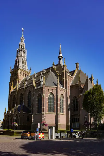 Schagen, Hollanda. 29 Temmuz 2024. Schagen 'in merkezindeki kilise.