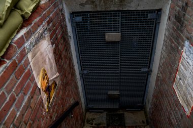 Egmond aan Zee, Hollanda. 13 Ağustos 2018. Bunker Müzesi 'ne giriş. Alman kuzey deniz koruma bariyerinin dış görüntüsü. 2. Dünya Savaşı Anıtı.