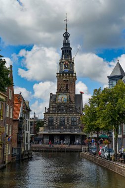 Alkmaar, Kuzey Hollanda, Hollanda. 13 Ağustos 2018. Kuzey Hollanda 'daki Hollanda şehri Alkmaar' ın merkezi