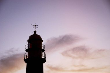 Galiçya, İspanya 'daki Rias Baixas' ın Atlantik kıyısında. Carnota yakınlarındaki ünlü deniz feneri Larino