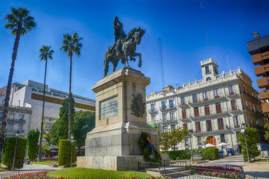 Valencia, İspanya Atlı Heykeli Plaza Alfonso Magnanimo 'da. 13 Ekim 2013