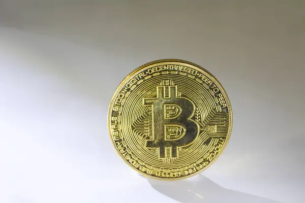 Fiziksel bir bitcoin resmini izole et