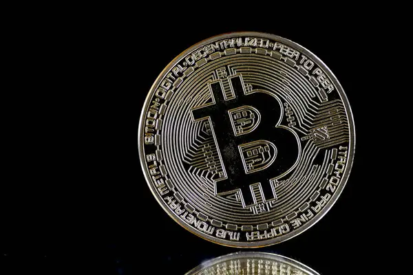 Fiziksel bir bitcoin resmini izole et