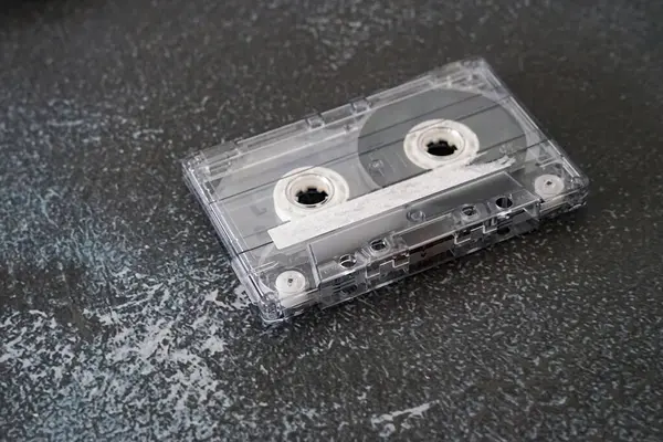 Klasik bir müzik kasetinin konsept fotoğrafı.