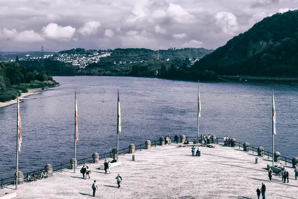 Koblenz, Almanya. Almanya 11 Ekim 2014 'te Ren ve Moselle' deki Eck turistik merkezi.