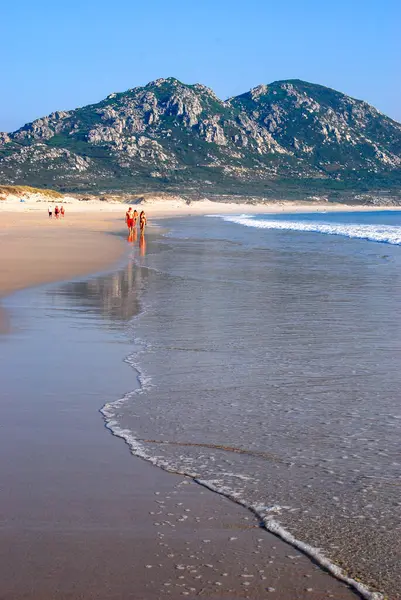 Larino, Galiçya, İspanya. Costa da Muerte 'deki Monte Louro' ya bakın. Galiçya 'nın Rias Baixas eyaletindeki ünlü Praia Belediye Başkanı. 4 Ekim 2011
