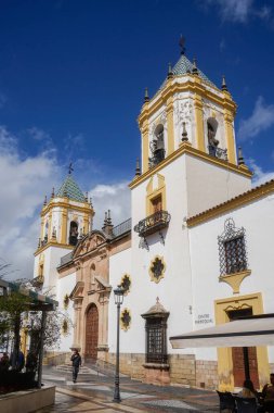 Ronda, Endülüs, Costa de Sol, İspanya. Ronda 'dan şehir manzarası. Iglesia de Socorro. 14 Mart 2025