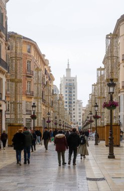 Malaga, Endülüs, Costa de Sol, İspanya. Malaga City 'den şehir manzarası. Larios yaya bölgesini arayın. 7 Mart 2025