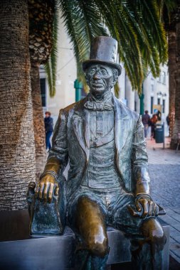 Malaga, Endülüs, Costa de Sol, İspanya. Malaga 'da Danimarkalı şair ve yazar Hans Christian Andersen' in heykeli. 15 Mart 2025