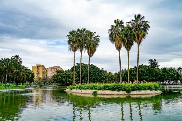 Malaga, Endülüs, Costa de Sol, İspanya. Huelin 'e park et. 12 Mart 2025