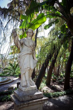 Malaga, Endülüs, Costa de Sol, İspanya. Paseo del Parque 'da. Heykel. 9 Mart 2025