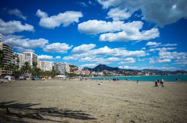 Malaga, Endülüs, Costa de Sol, İspanya. Malaga 'daki Malagueta sahilinden bir sahne. 15 Mart 2025