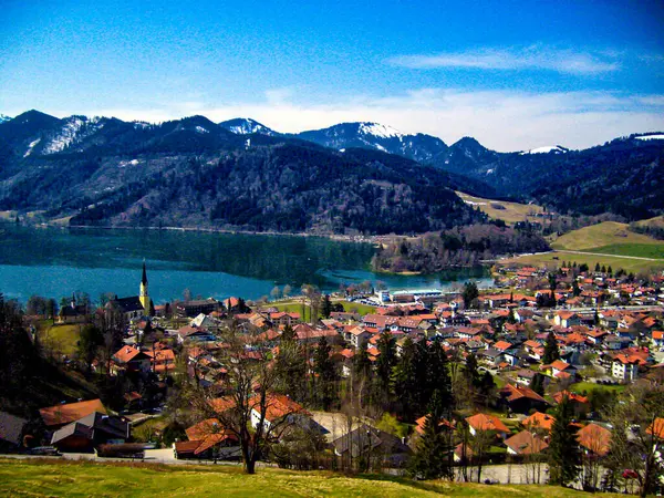 Schliersee, Bavyera, Almanya. Schliersee, Bavyera 'da manzara fotoğrafı. 26 Nisan 2009