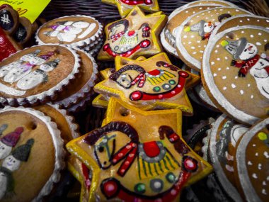 Nuremberg, Bavyera, Almanya. Almanya 'daki ünlü Nuremberg Christkindlesmarkt' ın tatil sezonundaki sahnesi. Noel atmosferi. Zencefilli çörek. 30 Kasım 2009