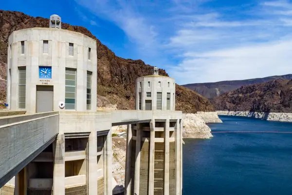 Nevada, ABD. Hoover Barajı Nevada ve Arizona arasındaki sınırda, Las Vegas yakınlarında. Amerikan mühendisliğinin, altyapının ve su idaresinin TA sembolü. Seyahat, turizm, mimari ve çevre konuları için ideal.