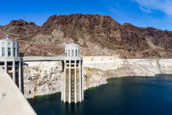 Nevada, ABD. Hoover Barajı Nevada ve Arizona arasındaki sınırda, Las Vegas yakınlarında. Amerikan mühendisliğinin, altyapının ve su idaresinin TA sembolü. Seyahat, turizm, mimari ve çevre konuları için ideal.