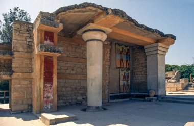 Knossos, Girit, Yunanistan. Girit, Heraklion yakınlarındaki Knossos arkeolojik alanının görüntüsü. Erken Avrupa medeniyetinin önemli bir sembolü olan antik Minos sarayının kalıntıları. 