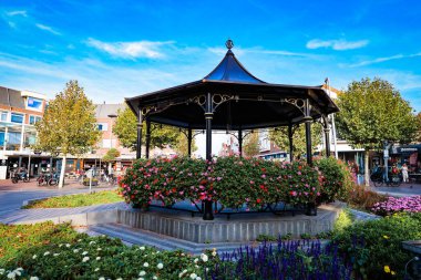 Netherlands,Zandvoort. Sept 28, 2025. A pavilion at  Zandvoort  roundabout blends civic presence with seaside rhythm