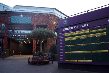 Wimbledon, İngiltere 17 Kasım 2023. Wimbledon Merkez Mahkemesi 'ne Oyun Sırası ile bak