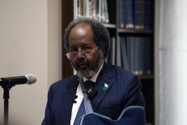 Londra, İngiltere. 21 Kasım 2023. Somali Başkanı Hassan Sheikh Mohamud, Kraliyet Birleşmiş Hizmetler Enstitüsü 'nde (RUSI) Al-Shabaab militanlarına karşı yürüttüğü savaşla ilgili bir konuşma yaptı. Fotoğraf: Dominic Dudley / Alamy Live News