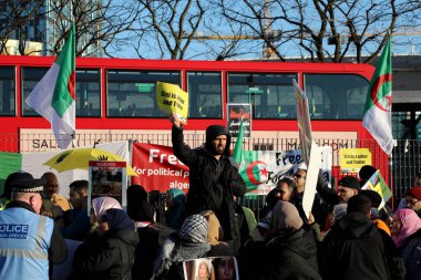 Londra / İngiltere 20 Ocak 2020. Mısır Cumhurbaşkanı Abdel Fatah El-Sisi 'nin muhalifleri, Londra' nın Greenwich kentinde düzenlenen İngiltere Afrika Yatırım Zirvesi 'nin önünde protesto gösterisi düzenlediler.