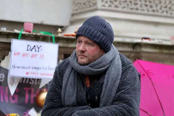 stock image London, UK, 10 November 2021. Richard Ratcliffe on day 18 of a hunger strike at the UK Foreign Office to press the UK to secure the return of his wife Nazanin from Iran