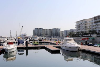 Tekneler 11 Şubat 2020 'de Umman' ın başkenti Muscat 'ta Al Mouj (Dalga) marinasında bağlandı.