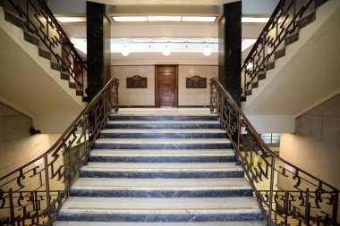 Londra / İngiltere 2 Haziran 2019. Yeni Zelandalı mimar Reginald Uren tarafından modernist tarzda tasarlanan ve 1935 yılında açılan Hornsey Belediye Binası 'nın iç detayları..