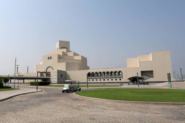 Doha / Katar 10 Ekim 2018. Katar 'ın Doha kentindeki İslam Sanatları Müzesi' nin kendine özgü şekli mimar I M Pei tarafından tasarlanmıştır..