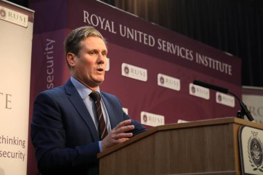Avrupa Birliği 'nden Çıkış Bakanı Keir Starmer, Brexit' in 17 Kasım 2017 'de Londra' daki Royal United Services Enstitüsü 'nde İngiltere için yaptığı politik etkilerden bahsediyor..
