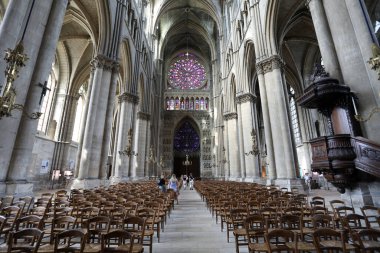 Fransa 'nın Reims kentindeki UNESCO Dünya Mirası sitesi Notre-Dame de Reims' in gotik katedralinin içi.