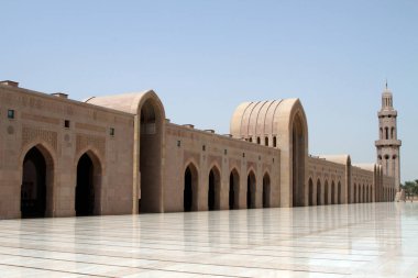 Muscat, Umman 'daki Sultan Qaboos büyük Camii 'nin manzarası