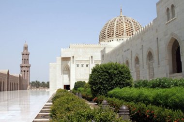 Muscat, Umman 'daki Sultan Qaboos büyük Camii 'nin manzarası