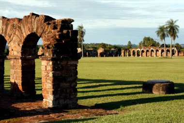 18. yüzyılın başlarında Paraguay, Trinidad del Parana 'daki Cizvit misyonunun kalıntıları 28 Nisan 2010