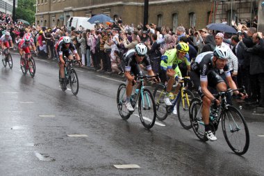 Tinkoff Saxo ve Omega Pharma Quick-Step ekipleri, 7 Temmuz 2014 tarihinde Fransa Bisiklet Turu 'nun 3.