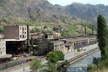 Alaetti, Ermenistan 'daki bakır madenciliği ve eritme tesisleri