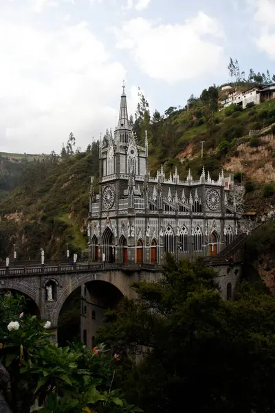 Güney Kolombiya 'daki Las Lajas Sığınağı.