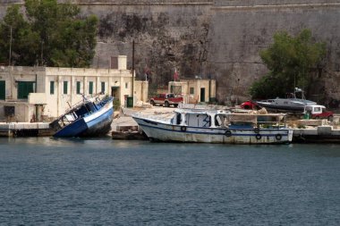 6 Haziran 2011 'de Malta' nın Valletta kenti yakınlarına Libya 'dan kaçak göçmen getiren tekneler geldi.