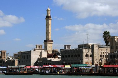 9 Şubat 2007 'de Dubai Creek, BAE' de su taksileri