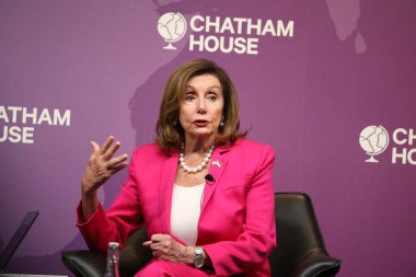 Londra, İngiltere 14 Ekim 2024. Chatham Evi 'nde eski konuşmacı Nancy Pelosi