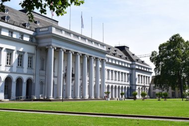 Kurfuerstliches Schloss Koblenz, şehrin ön tarafı.