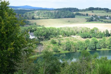 Dağın tepesinden Totenmaar 'a kadar manzara