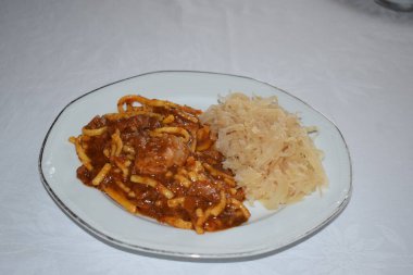 Lahana turşulu geleneksel Alman makarnası. 