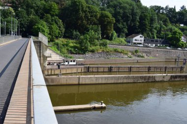 Saar nehrindeki kayalıklar