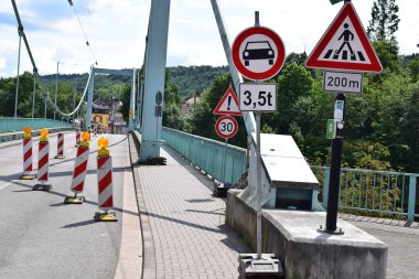 Saar nehrindeki kayalıklar