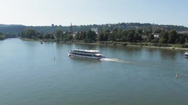 Ren, Koblenz 'de yolcu gemisiyle birlikte.