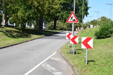 Şehirdeki yol işaretleri