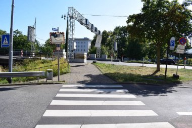 Şehirdeki yaya geçidi.