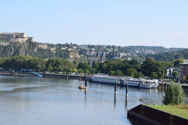 Mosel Nehri ve eski şehir Koblenz